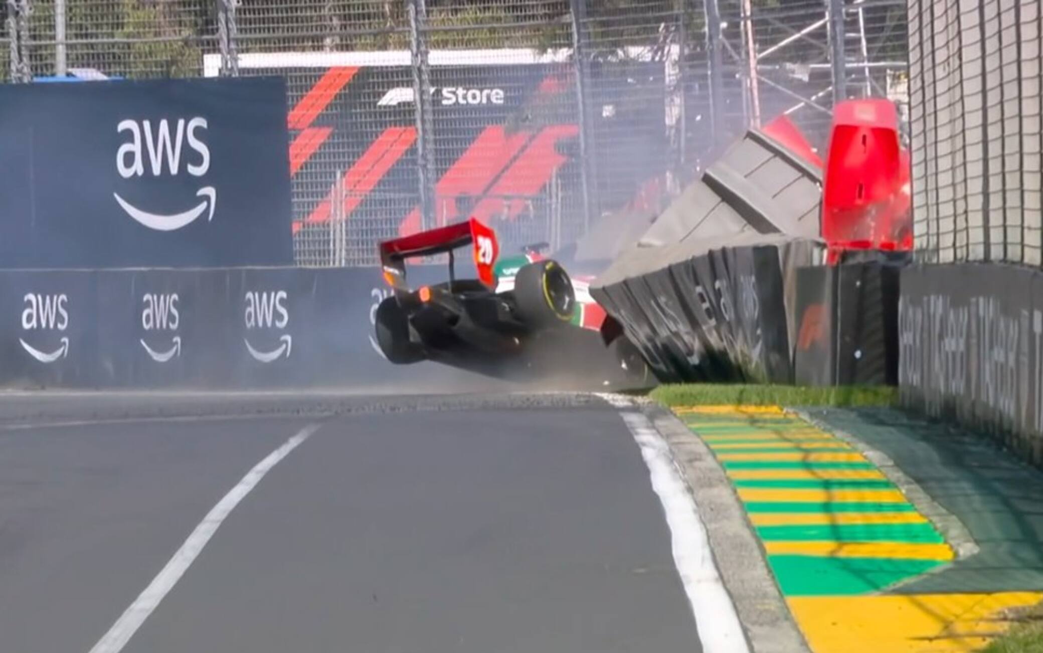 Formula 3, botto nella Sprint Race tra Wharton e Sharp: la gara non riparte. FOTO