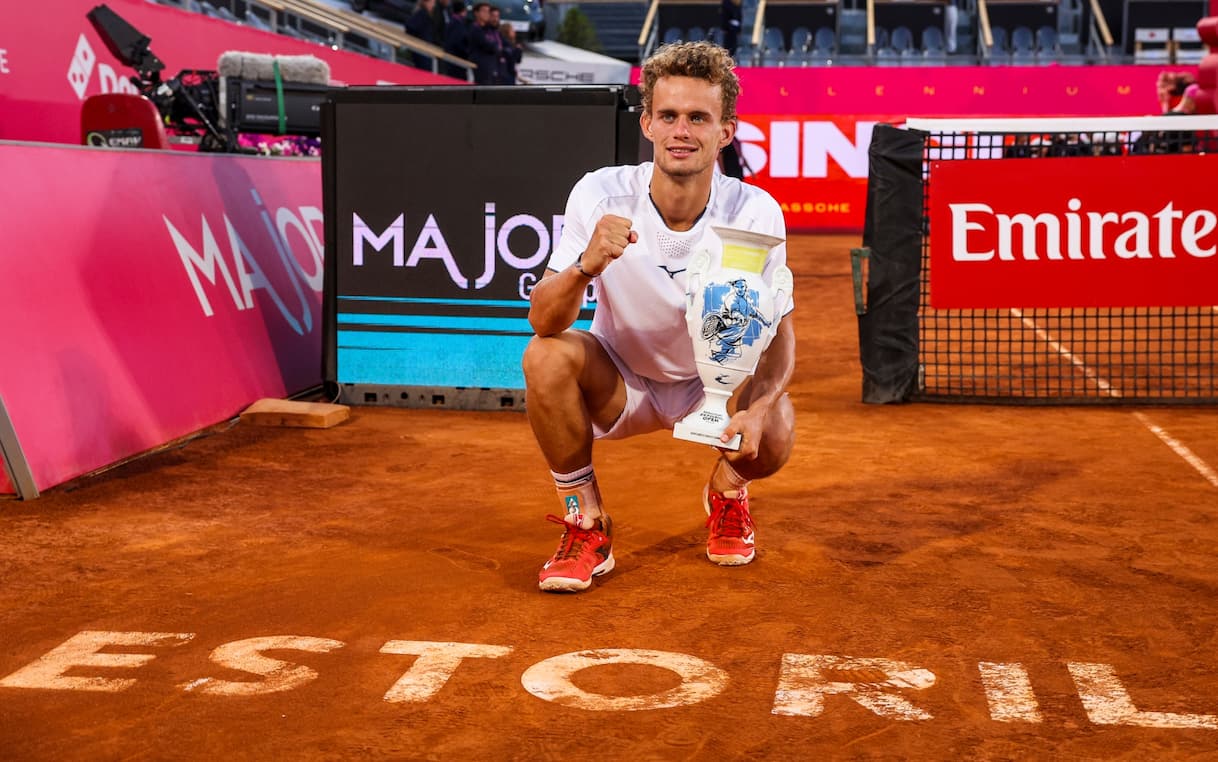 https://sport.sky.it/assets/images/34647d526dea8c3bef745edaf9285bd76adb96ae/skysport/it/tennis/video/2026/07/26/van-assche-blockx-highlights-atp-estoril-1114388/van_assche_atp_estoril_getty.jpg?im=Resize,width=1218
