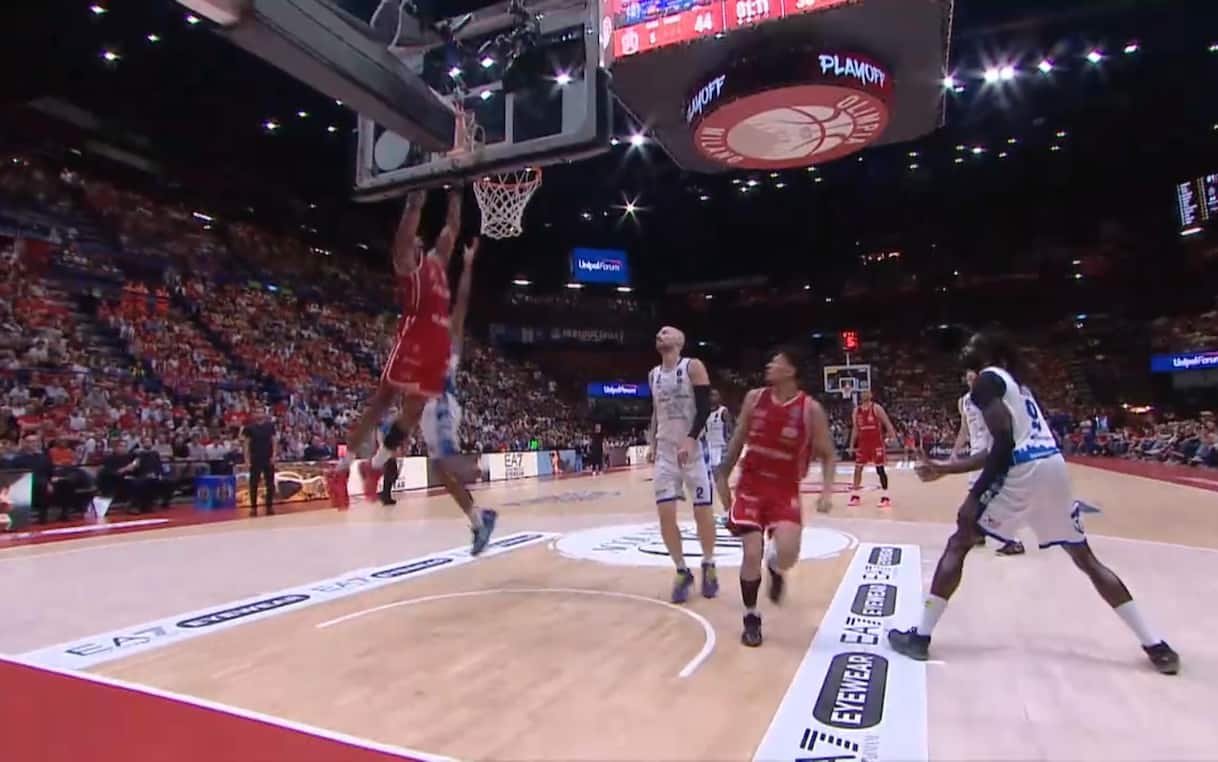 https://sport.sky.it/assets/images/34c939f4b32c6cbff2429a40636f5f67877c69de/skysport/it/basket/serie-a/video/2026/06/05/nebo-milano-brescia-gara-4-schiacciata-video-1103353/NEbo_Videoframe_Olimpia.jpg?im=Resize,width=1218