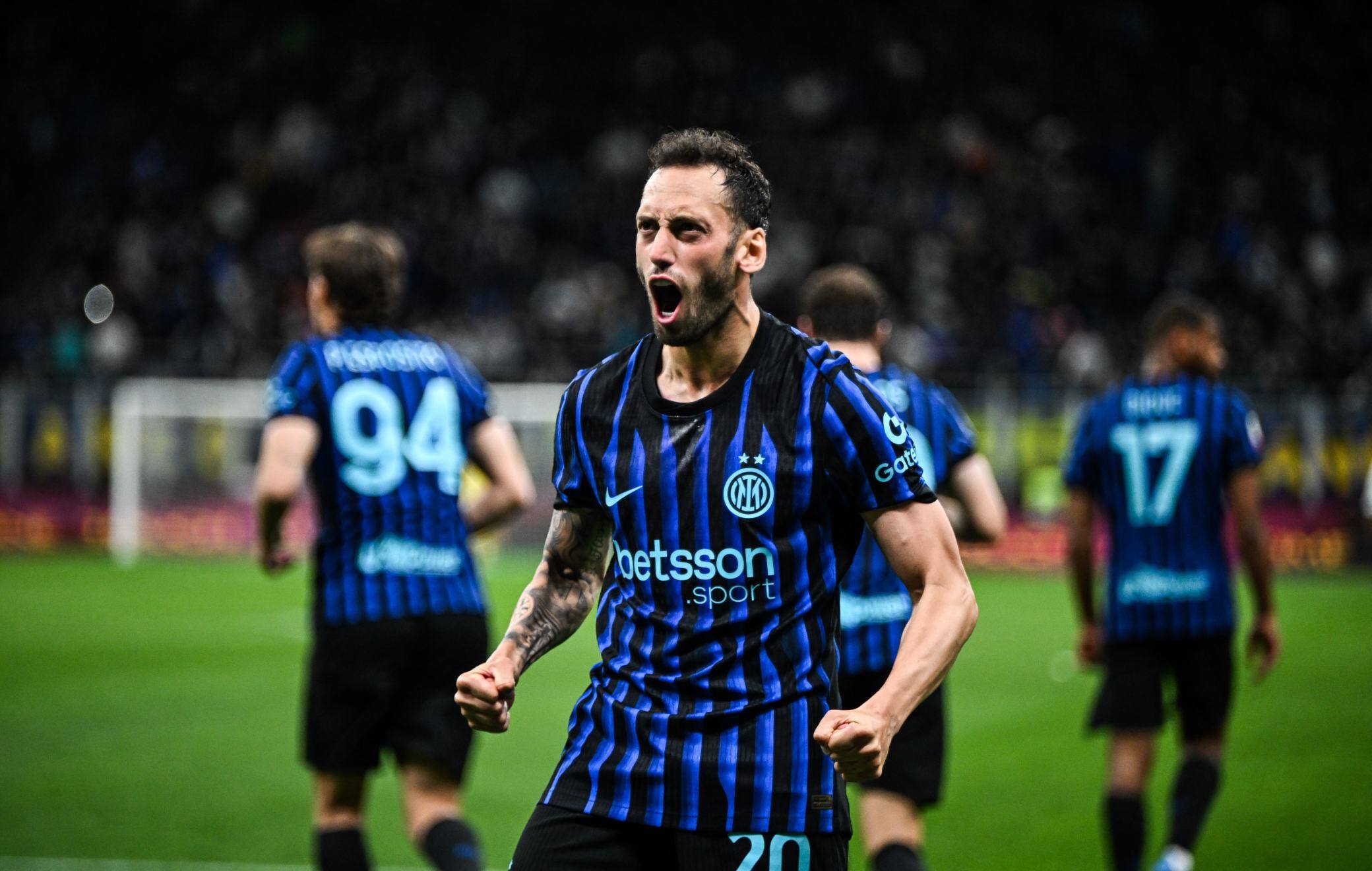 Inter-Como, Calhanoglu: "Il doblete sarebbe bellissimo ma ora chiudiamo subito"