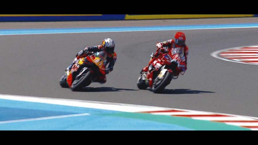 Marquez-Acosta, che duelli tra futuri compagni: la clip