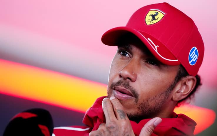 Hamilton: "Ferrari ok, ma abbiamo bisogno dell'aggiornamento al motore". VIDEO