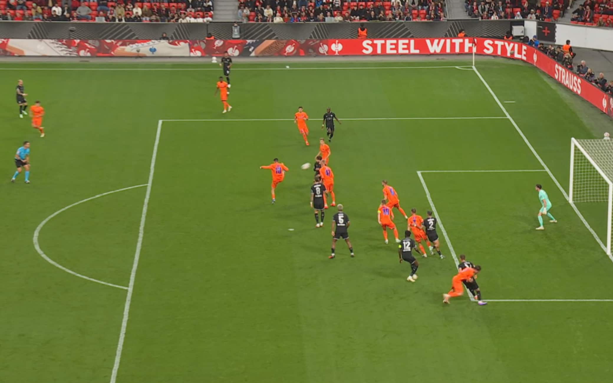 Leverkusen-Celje, l'autogol di Seslar che ha sbloccato il match di Europa League. VIDEO