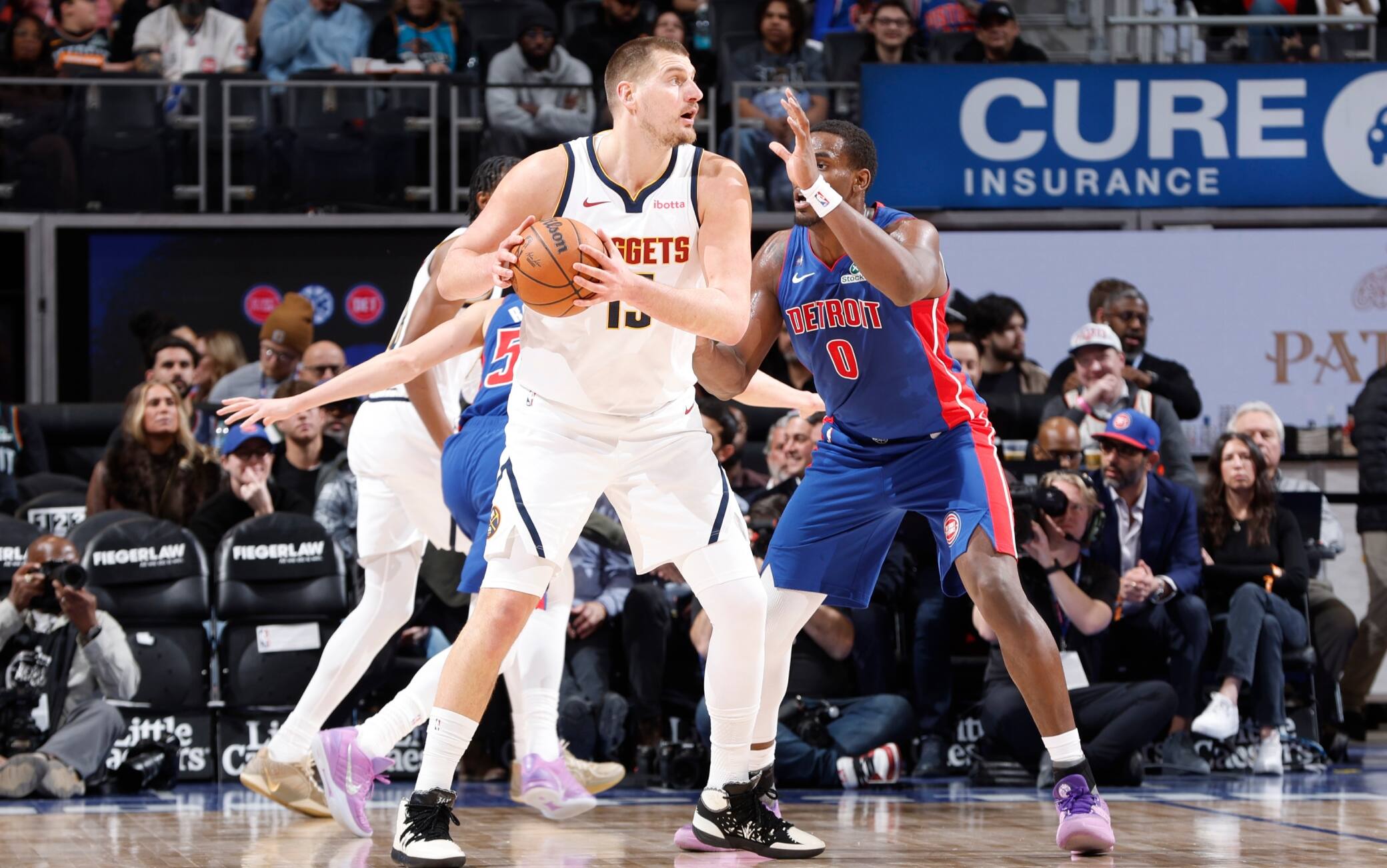 NBA, i risultati della notte: Detroit batte Denver, colpi in trasferta di Lakers e Celtics