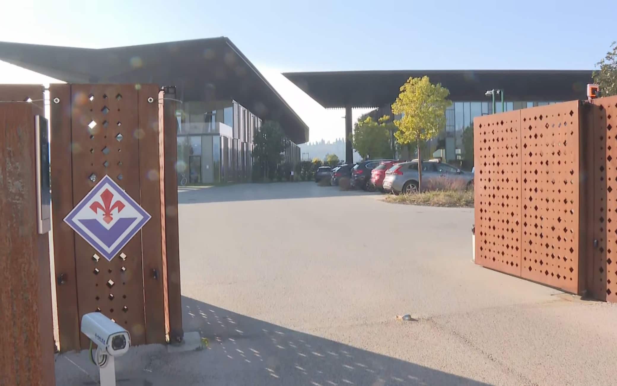 L'ingresso del Viola Park oggi (foto Sky) L'ingresso del Viola Park a Firenze