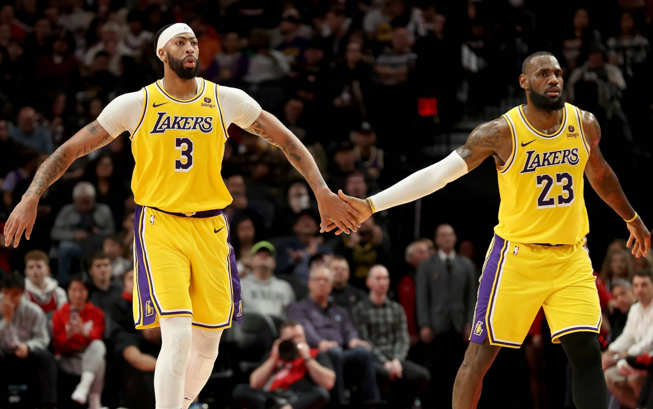 Mercato NBA, LeBron James attende: quale squadra può prendere Davis o Irving?