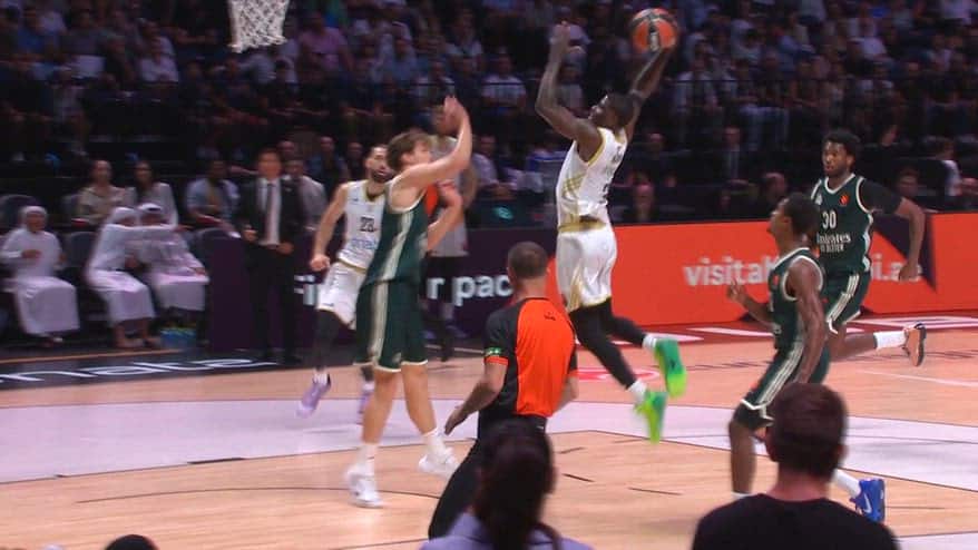 Eurolega, sembra D-Wade, ma è Dwayne Bacon: che giocate