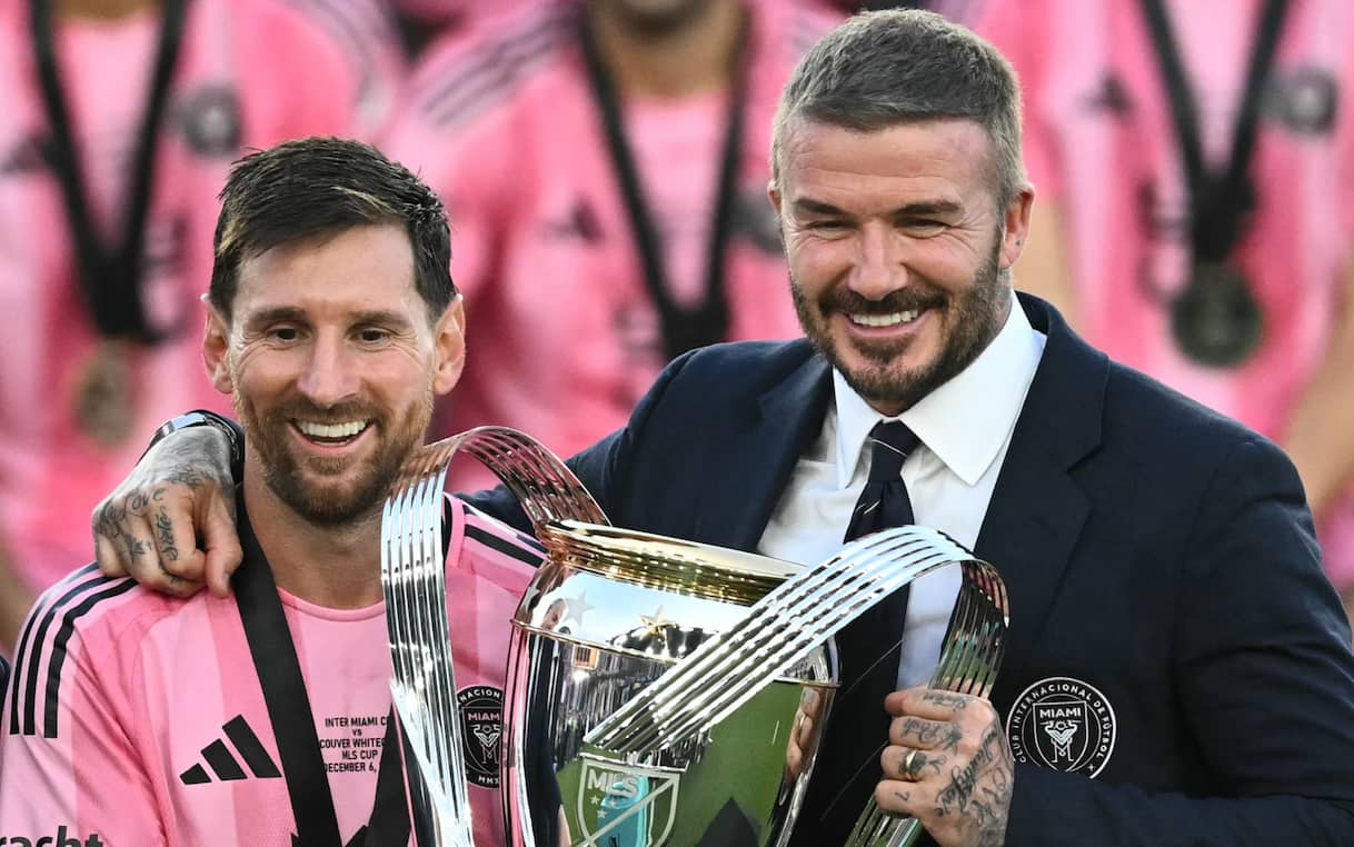 https://sport.sky.it/assets/images/39b15eb08a848b02d73c074e30b6d73439dba5f4/skysport/it/calcio/2025/12/10/inter-miami-messi-beckham-storia/messi_beckham_getty_inter_miami_5.jpg?im=Resize,width=1218