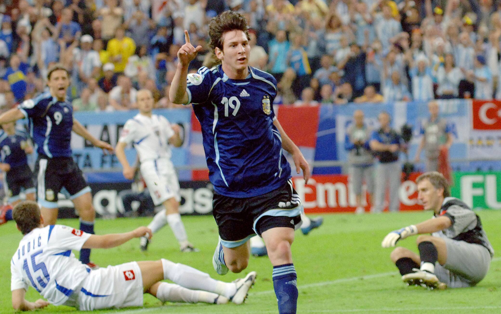 Mondiali di calcio, accadde oggi: Messi debutta con gol e assist