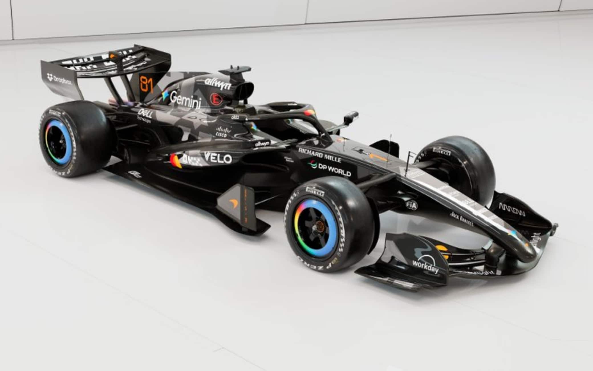 F1, McLaren in 'incognito': le FOTO della livrea a Barcellona