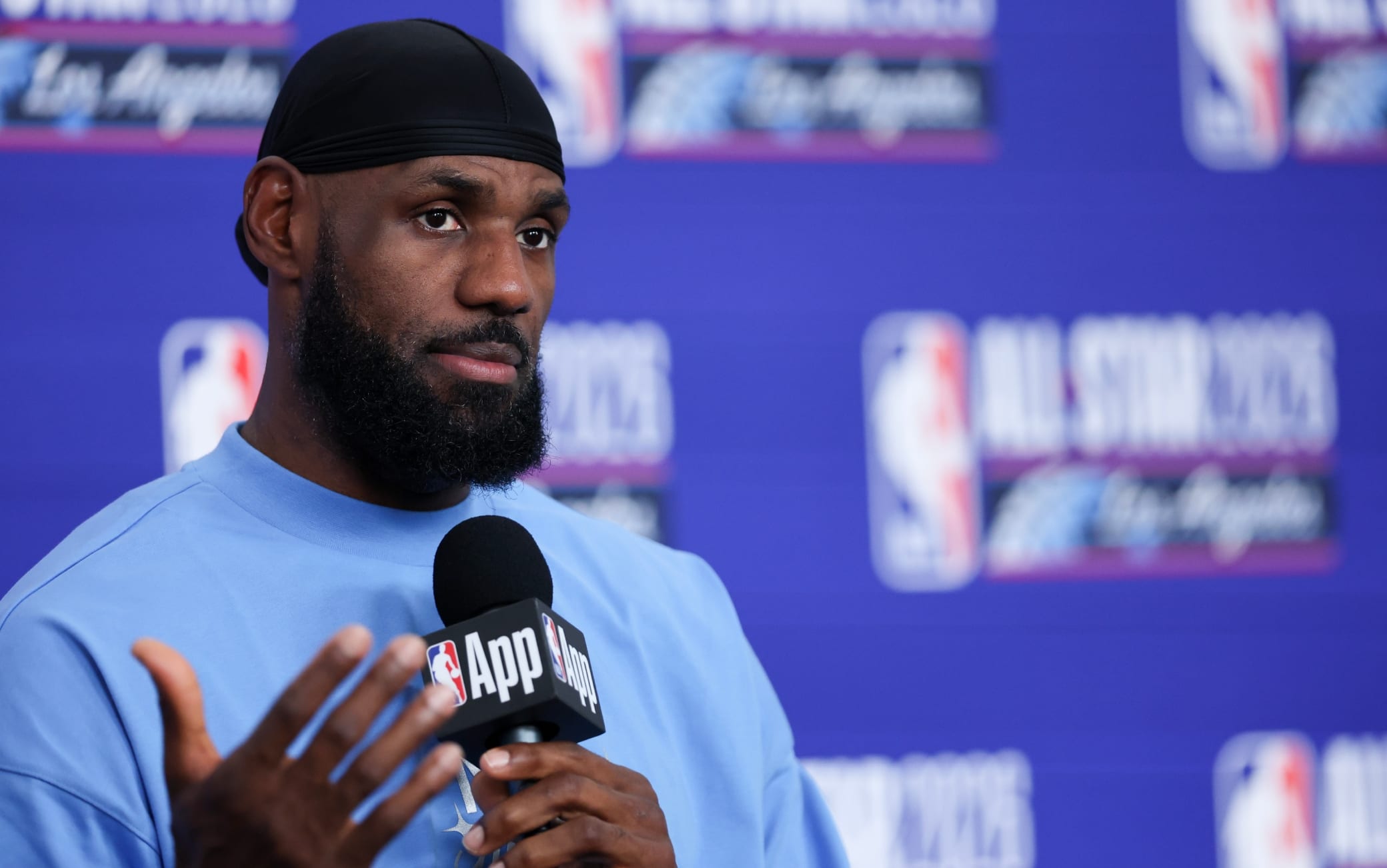 NBA, LeBron e il ritiro: "Non ho ancora deciso se giocherò la prossima stagione"