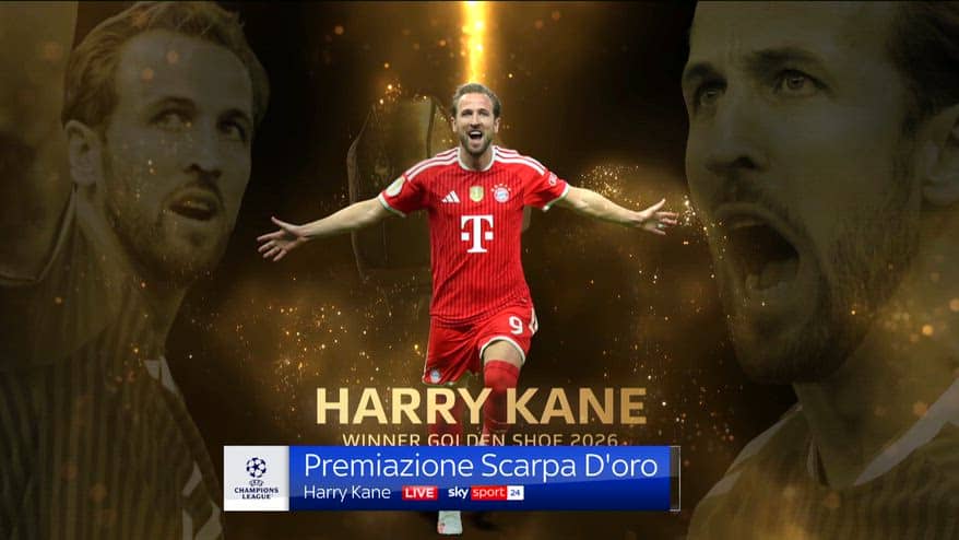 Kane vince la Scarpa d'Oro: premiazione e selfie con Toni