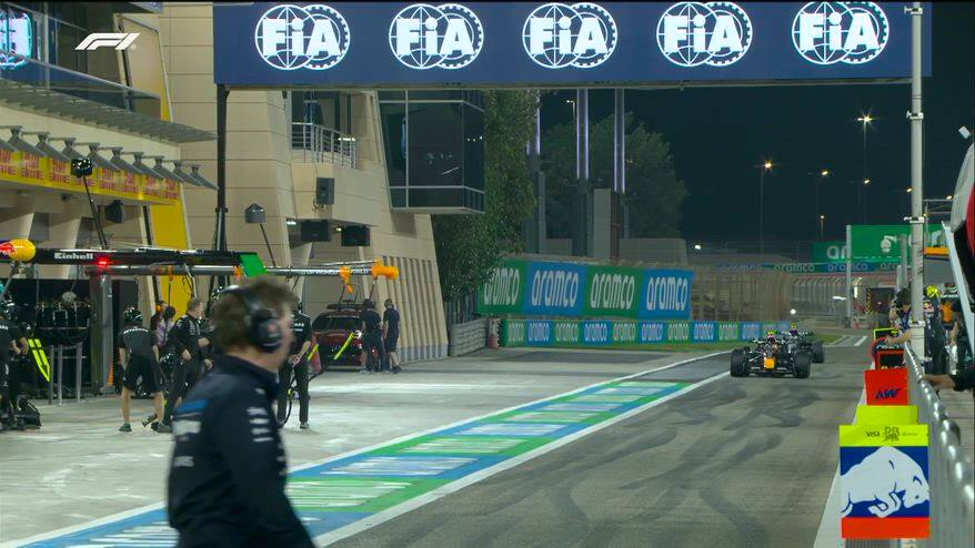 F1, ma dove va Hadjar? Sbaglia completamente box. VIDEO