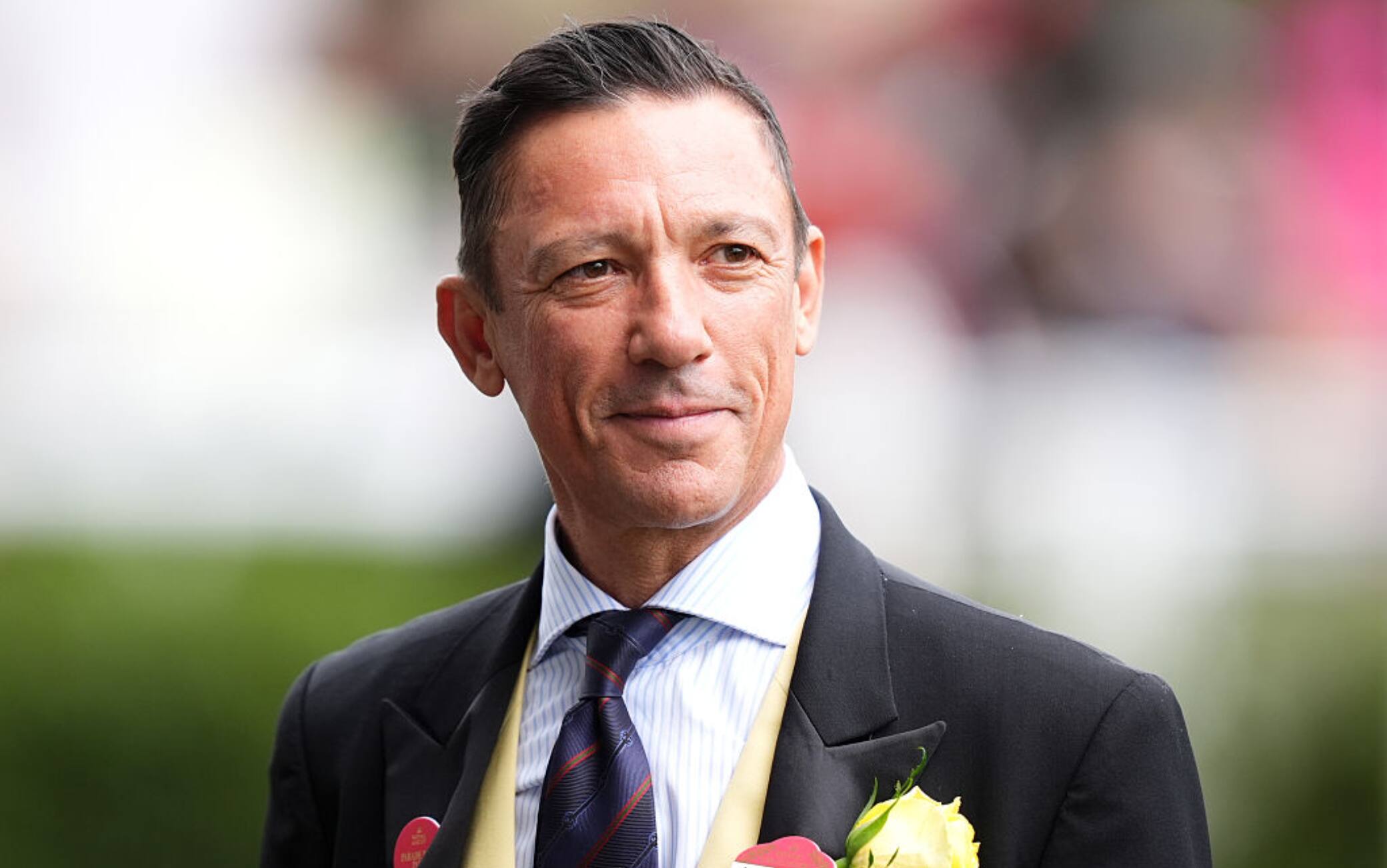 Frankie Dettori, grave incidente stradale per il mito dell'ippica in Inghilterra