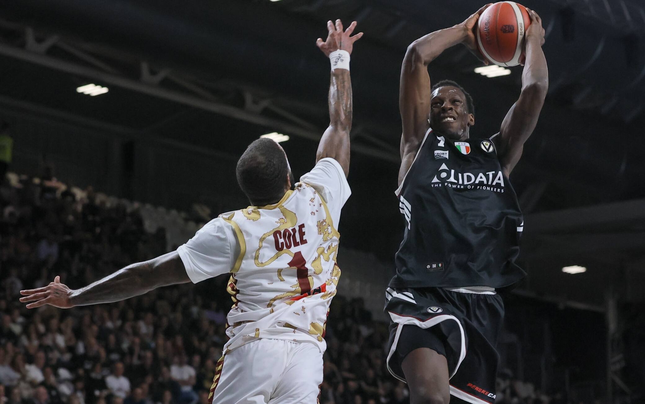 Virtus Bologna-Venezia alle semifinali di Serie A basket: il risultato in diretta live