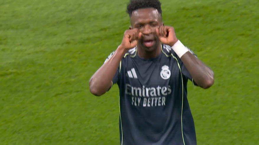 Vinicius segna e risponde all'Etihad: "Ora piangete voi"