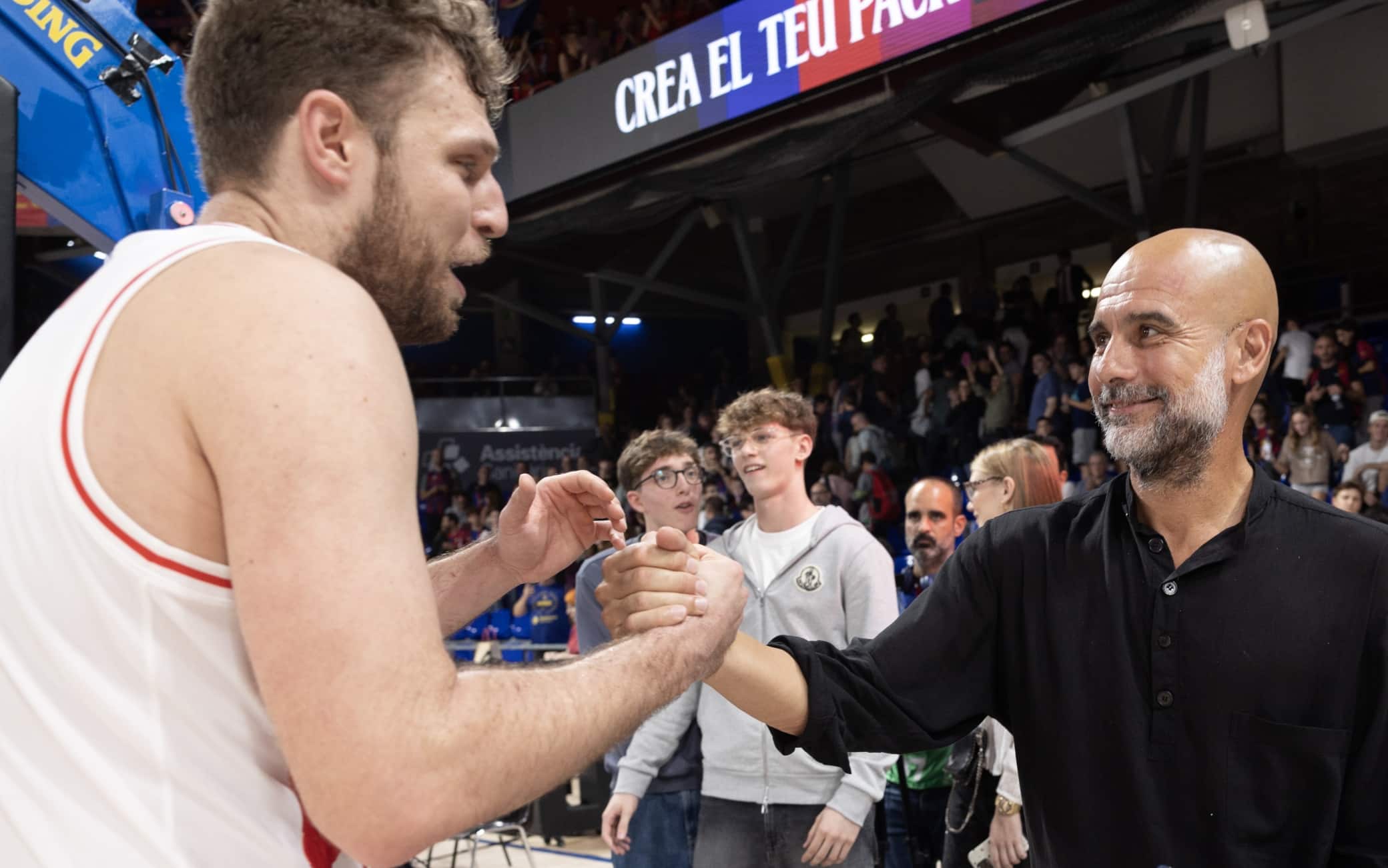 Eurolega, siparietto tra Guardiola e l'MVP Vezenkov