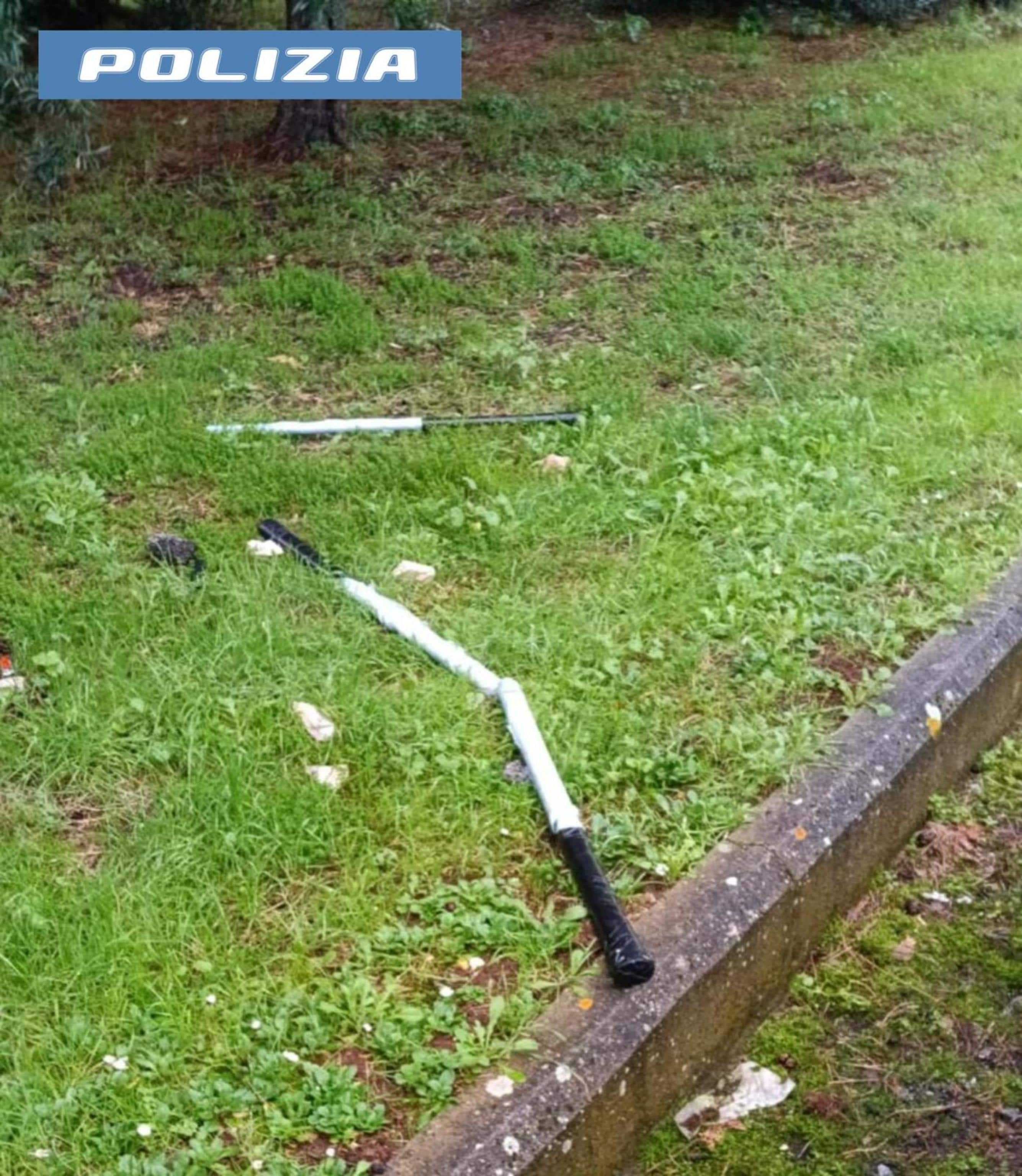 Scontri ultras in autostrada: trovate mazze e coltelli