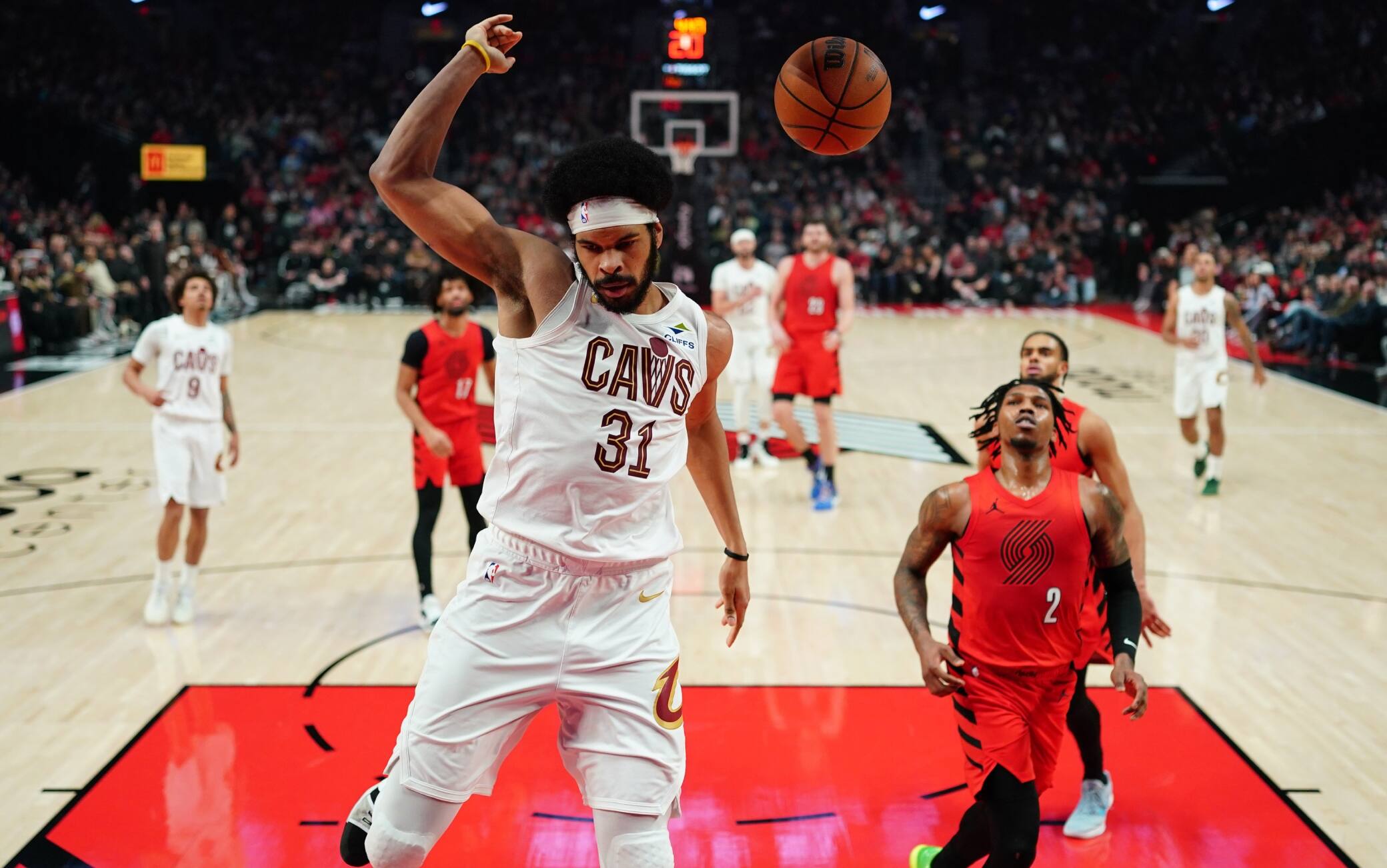 NBA, Jarrett Allen domina a Portland: career high da 40 punti con 17 rimbalzi e 4 stoppate
