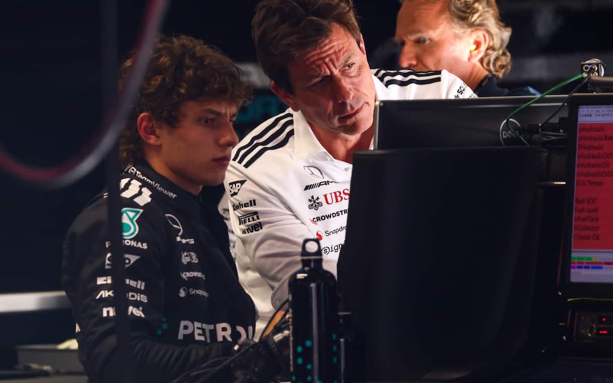 https://sport.sky.it/assets/images/432fec3c2e389746e10d7b501e811e3120b22f0a/skysport/it/motori/formula-1/video/2025/09/19/f1-antonelli-mercato-piloti-news-1037048/kimi_antonelli_wolff_ipa.jpg?im=Resize,width=1218