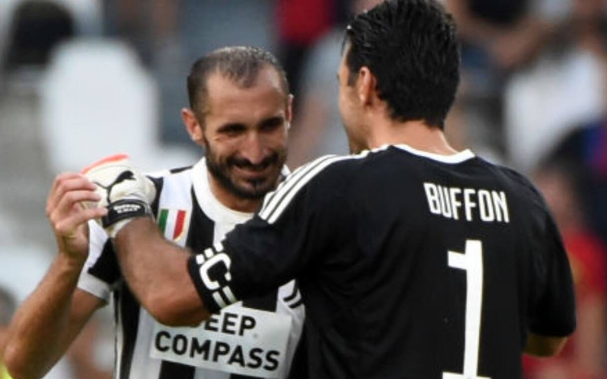 Juventus, pronti i rinnovi Buffon-Chiellini: la storia continua | Sky Sport