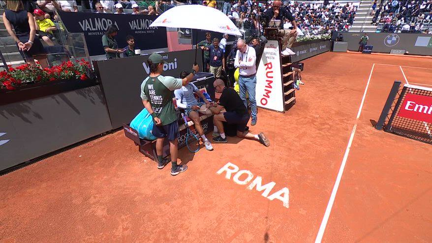 Lorenzo Musetti non giocherà il Roland Garros per infortunio