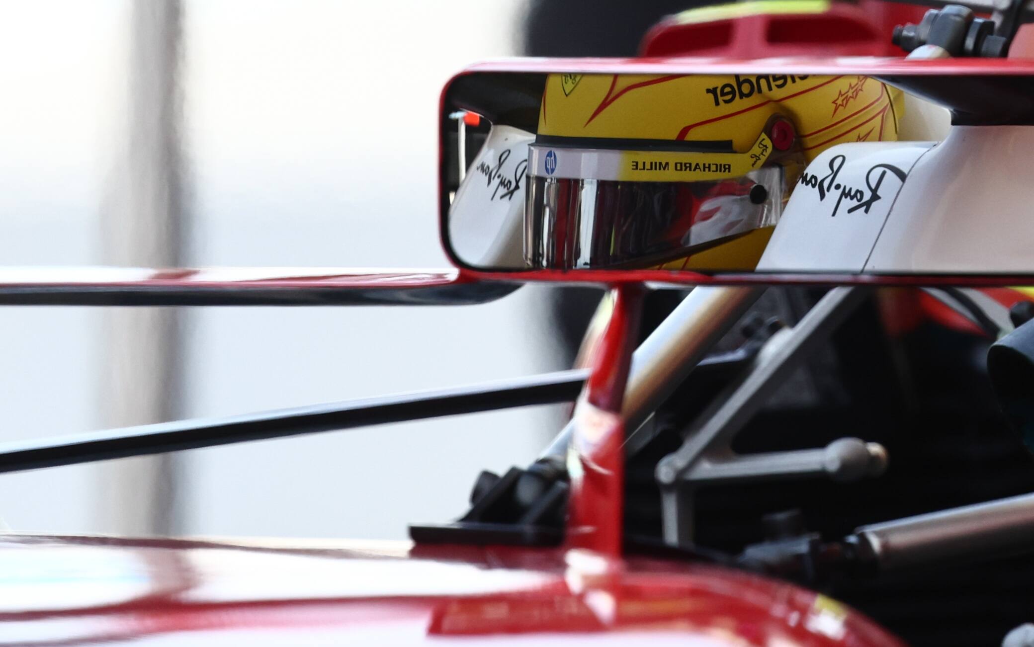 F1, Hamilton (Ferrari) sulle nuove regole: "Sembra che siamo più lenti di una GP2"
