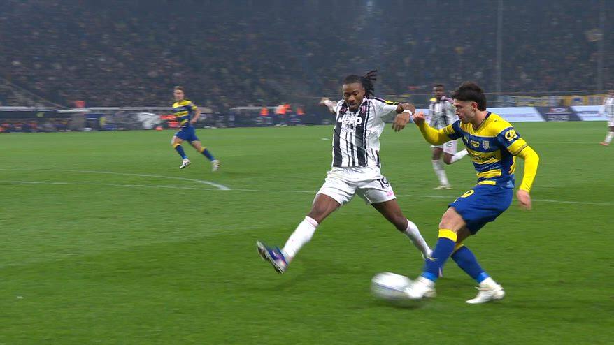 Il clamoroso autogol di Cambiaso in Parma-Juve