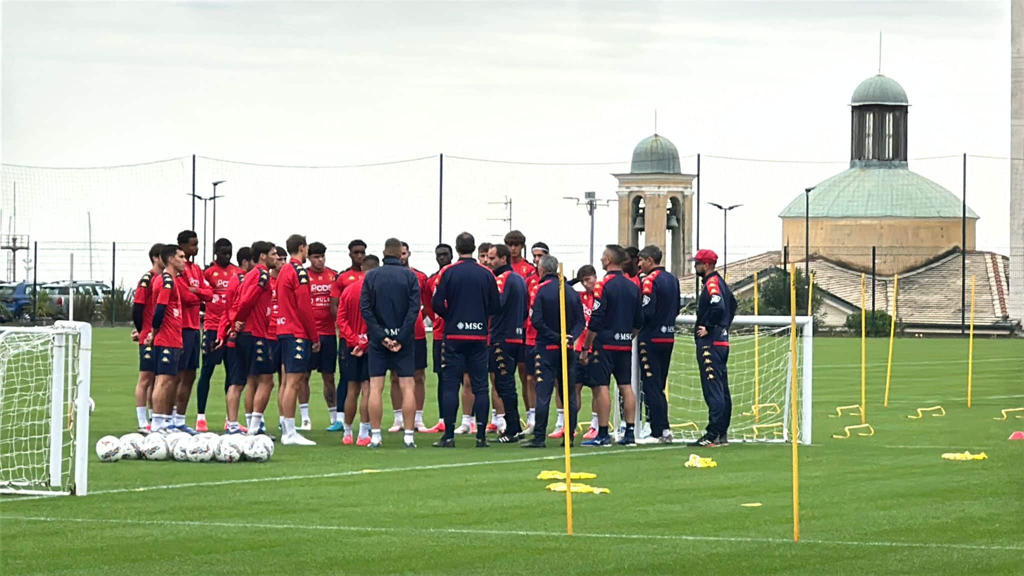 Il Genoa in allenamento a Pegli
