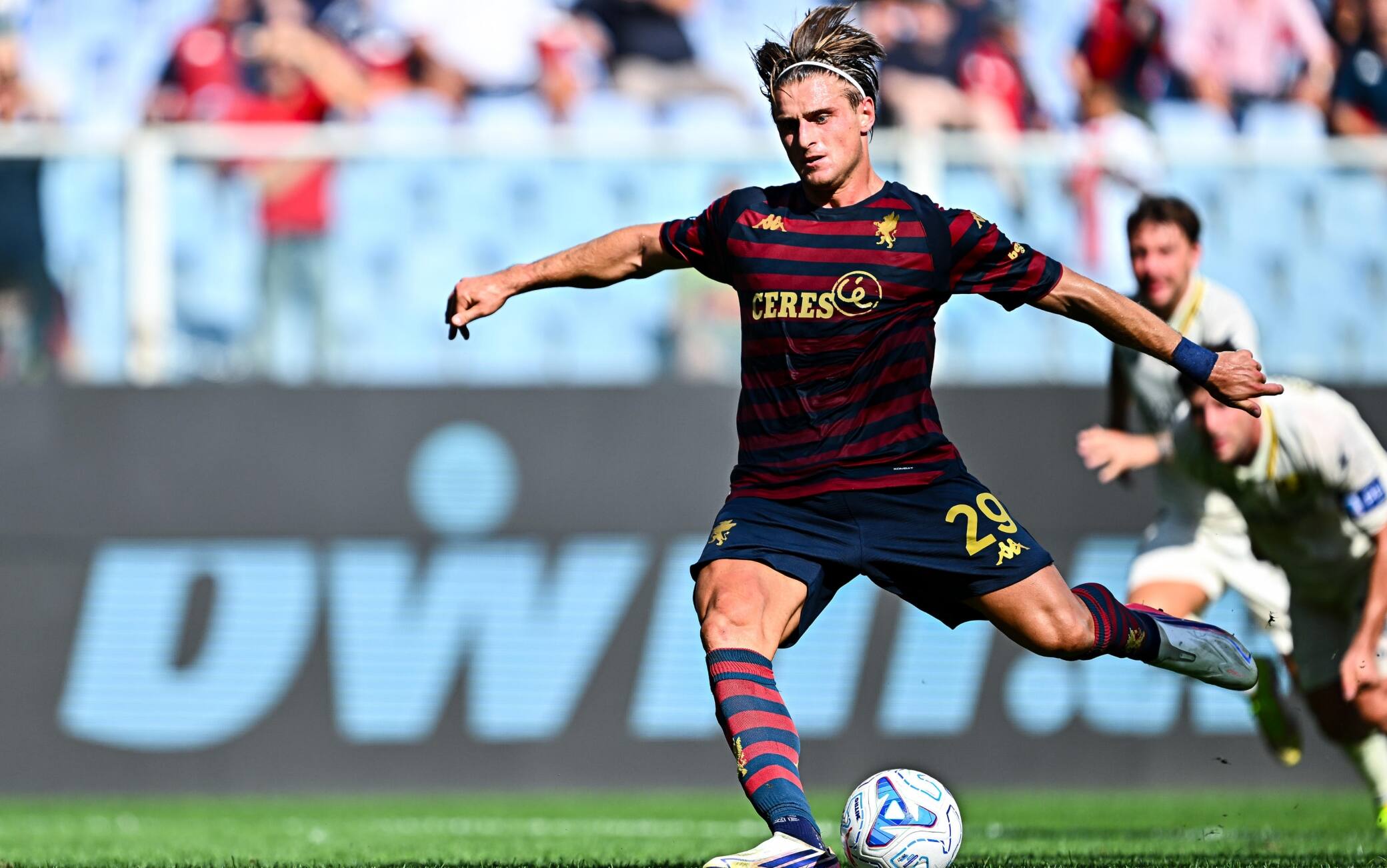 Genoa-Frosinone, primo intervento del Var in questa Serie A: Colombo sbaglia il rigore