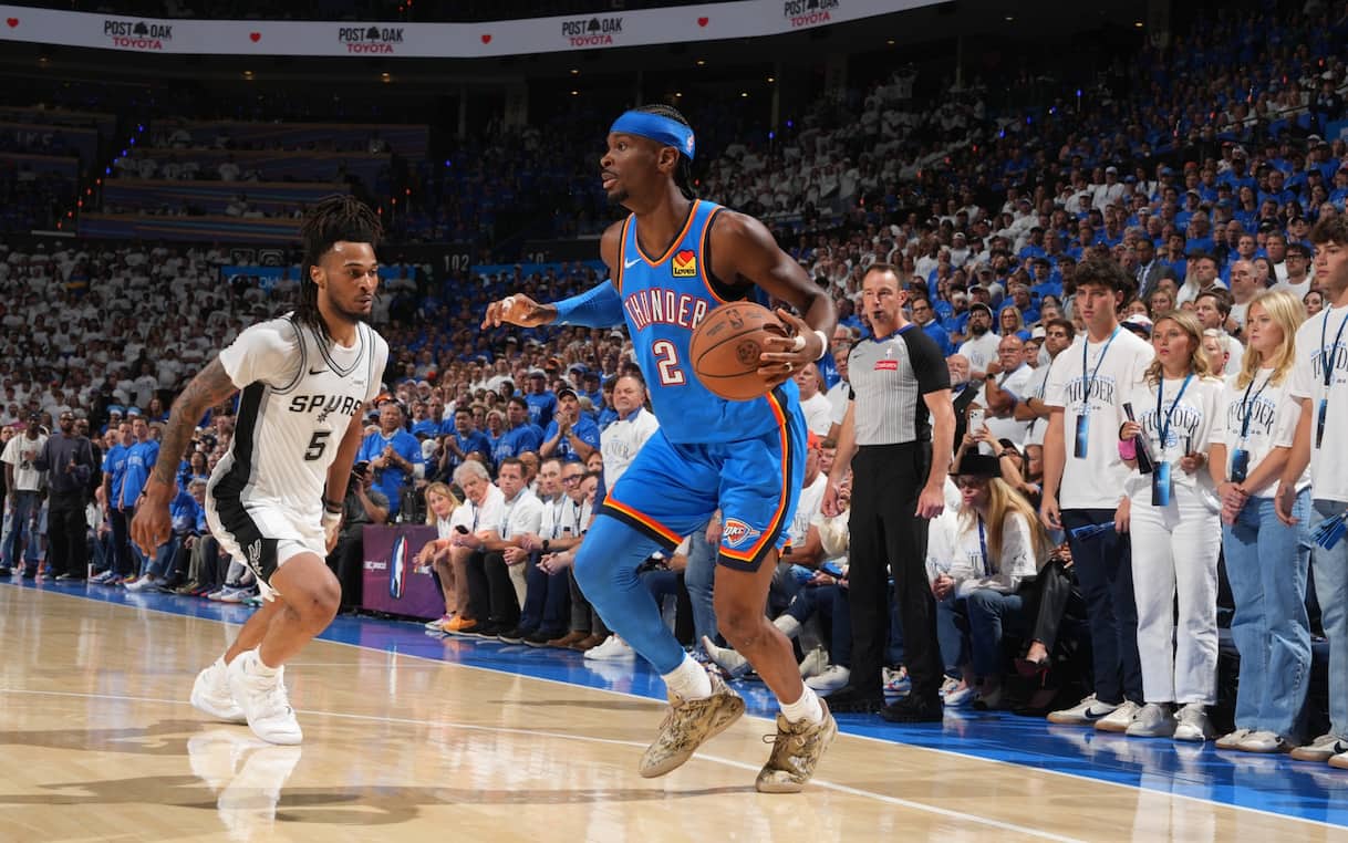 https://sport.sky.it/assets/images/47d56a23905e54244d52353a53ec7bccaa748d46/skysport/it/nba/2026/05/21/nba-risultati-partite-playoff-notte-21-maggio-video/Shai_gilgeous-Alexander_Getty_Oklahoma_City_Thunder.jpg?im=Resize,width=1218