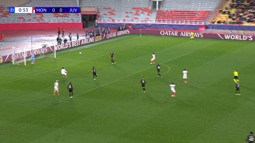 Perin sbaglia dopo 55'' di Monaco-Juve, Akliouche lo grazia 