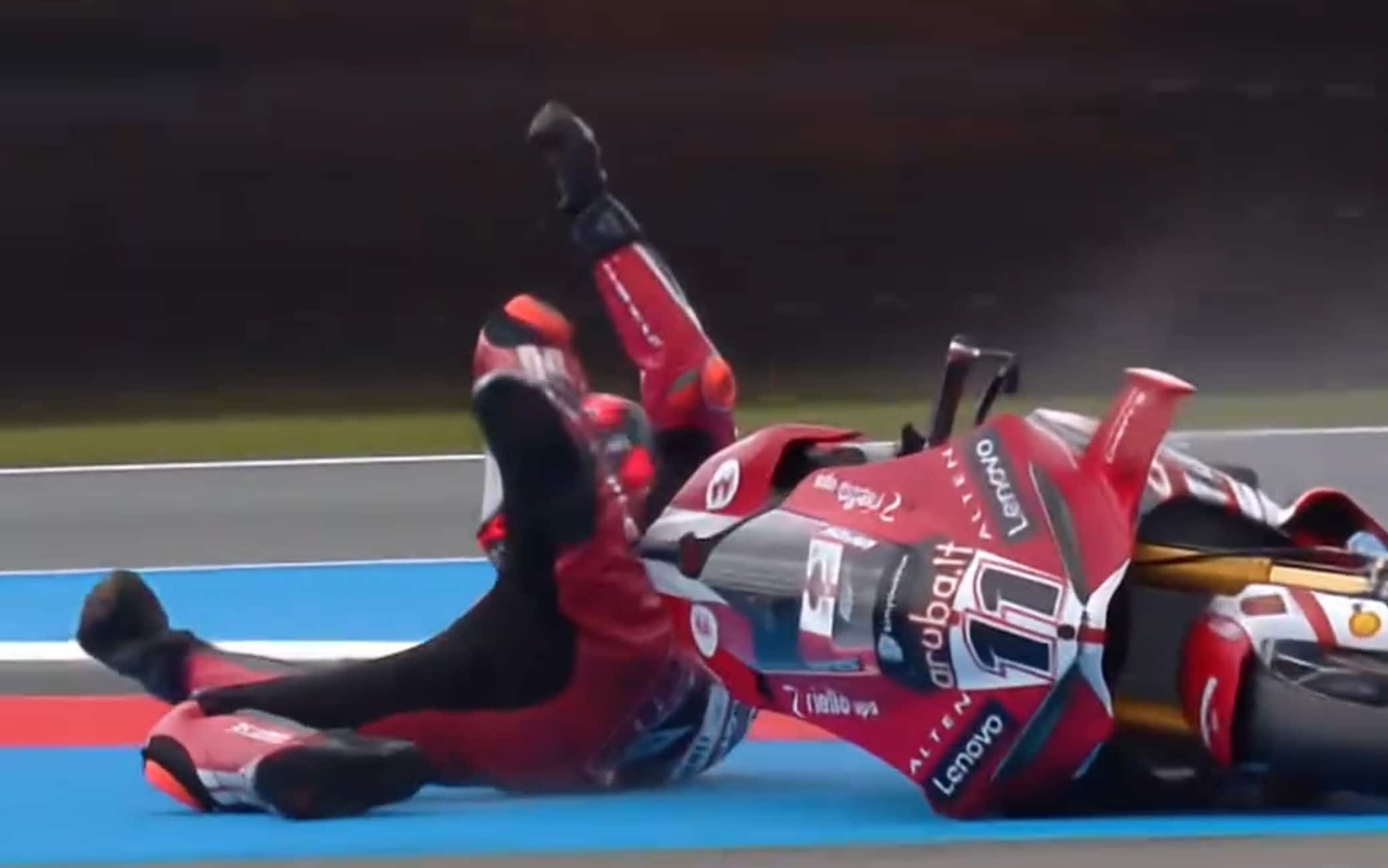 Superbike a Portimao, Superpole a Bulega (con caduta)