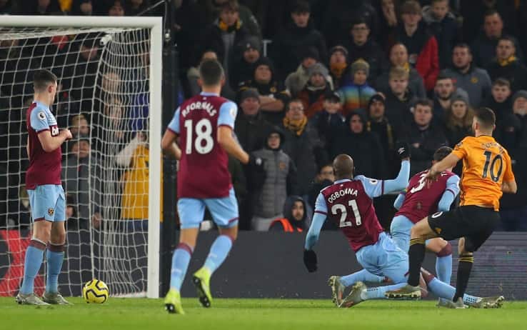 WOLVERHAMPTON, ENGLAND - DECEMBER 04: Patrick Cutrone of Wolverhampton Wanderers scores his team's second goal during the Premier League match between Wolverhampton Wanderers and West Ham United at Molineux on December 04, 2019 in Wolverhampton, United Kingdom. (Photo by Catherine Ivill/Getty Images)