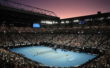 epa11110248 General view of play during the Menâ  s Singles final between Daniil Medvedev of Russia and Jannik Sinner of Italy on Day 15 of the Australian Open tennis tournament in Melbourne, Australia, 28 January 2024.  EPA/JAMES ROSS AUSTRALIA AND NEW ZEALAND OUT