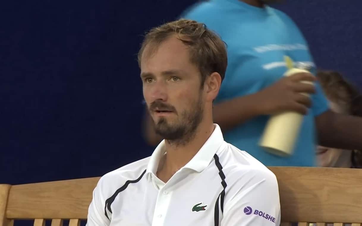 https://sport.sky.it/assets/images/4c478088561f6313207c138aabf54d071374cd7f/skysport/it/tennis/video/2026/08/26/medvedev-pickleball-tennis-sfogo-video-1119946/screen_medvedev.jpg?im=Resize,width=1218