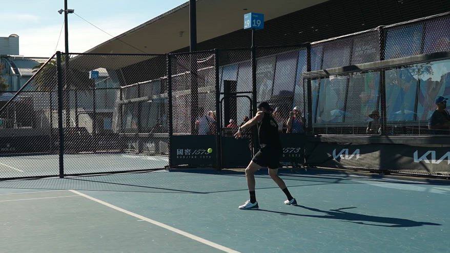 Vavassori, allenamento alla vigilia degli Australian Open