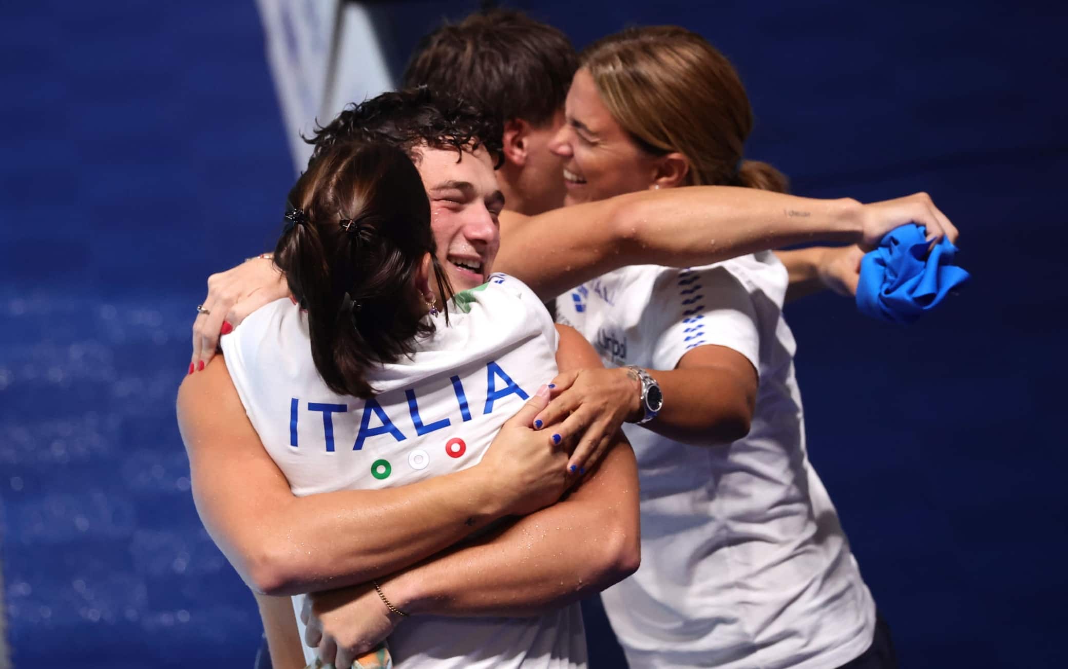 Europei nuoto, bronzo Belotti-Santoro nei tuffi sincro 3 metri: highlights