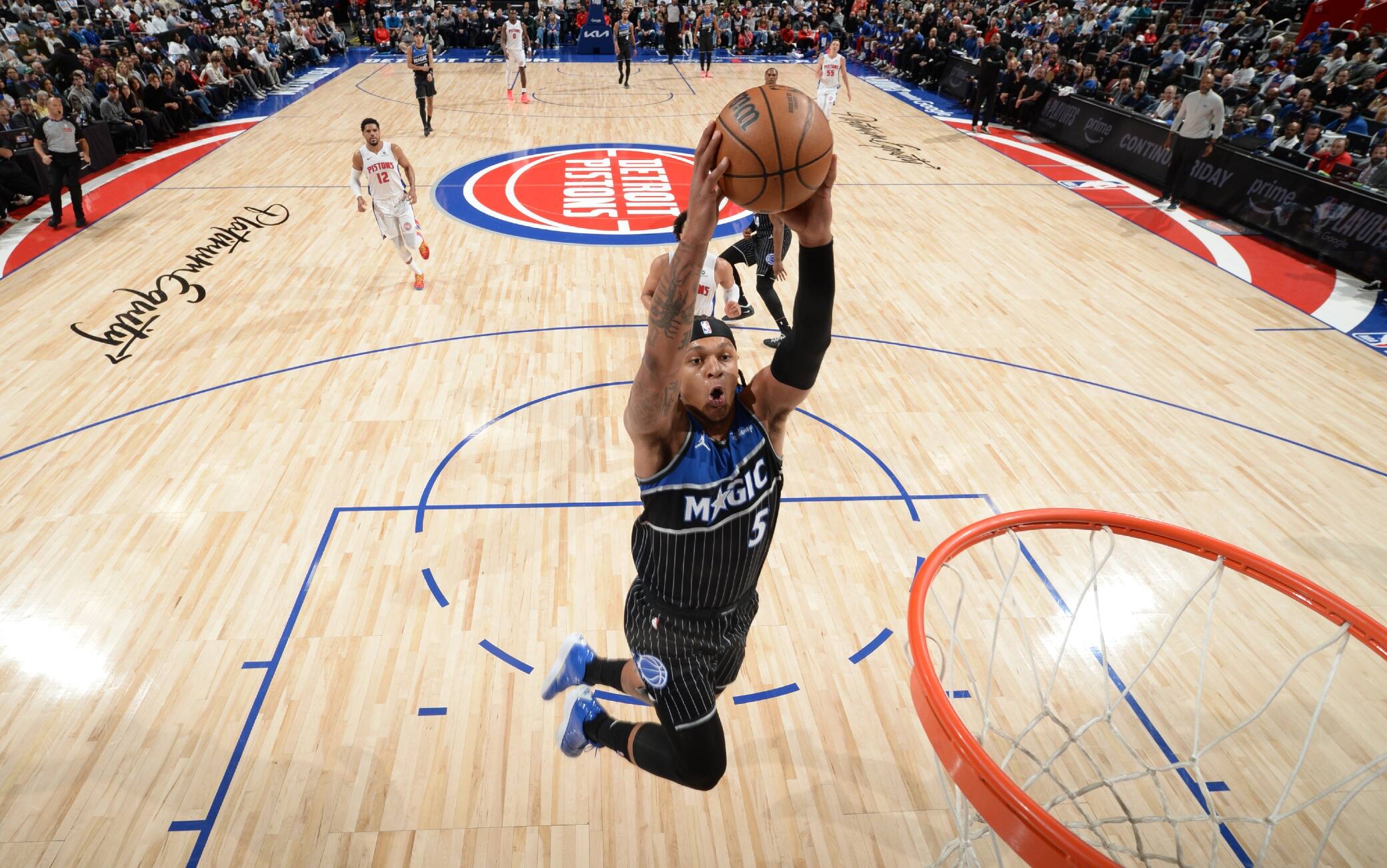 Playoff NBA, Banchero risponde a Cunningham: 45 punti ma Orlando cade in gara-5. VIDEO