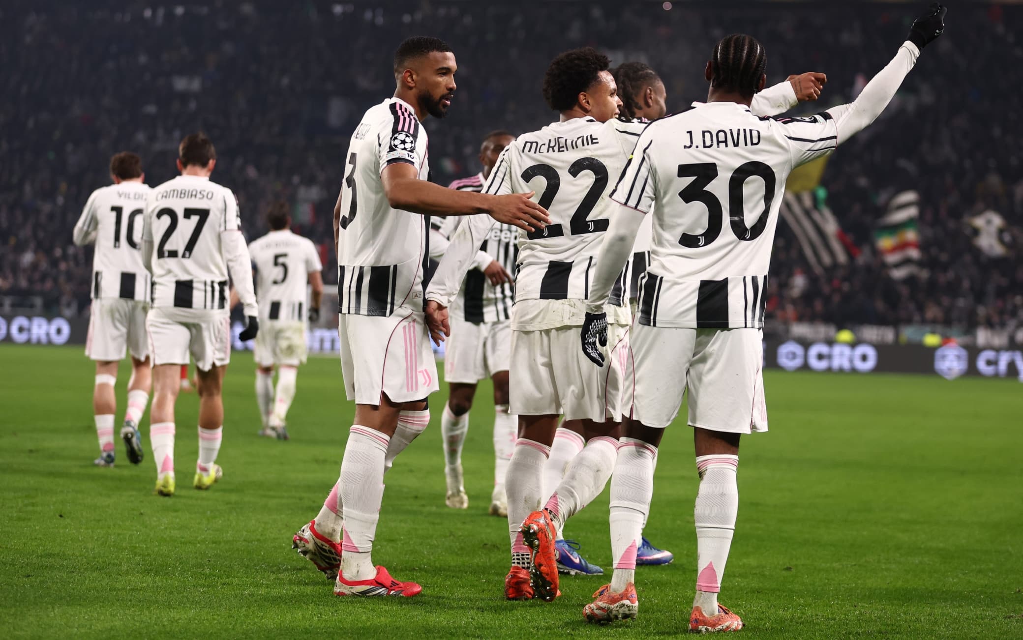 Thuram e McKennie confezionano una vittoria che, per la Juve, vale aritmeticamente un posto almeno ai playoff di Champions