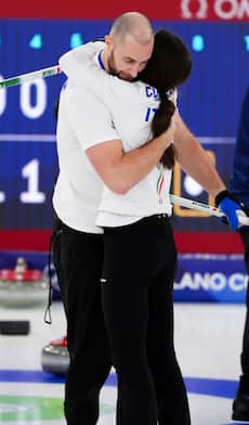 Quell'abbraccio che l'Italia del curling si aspettava