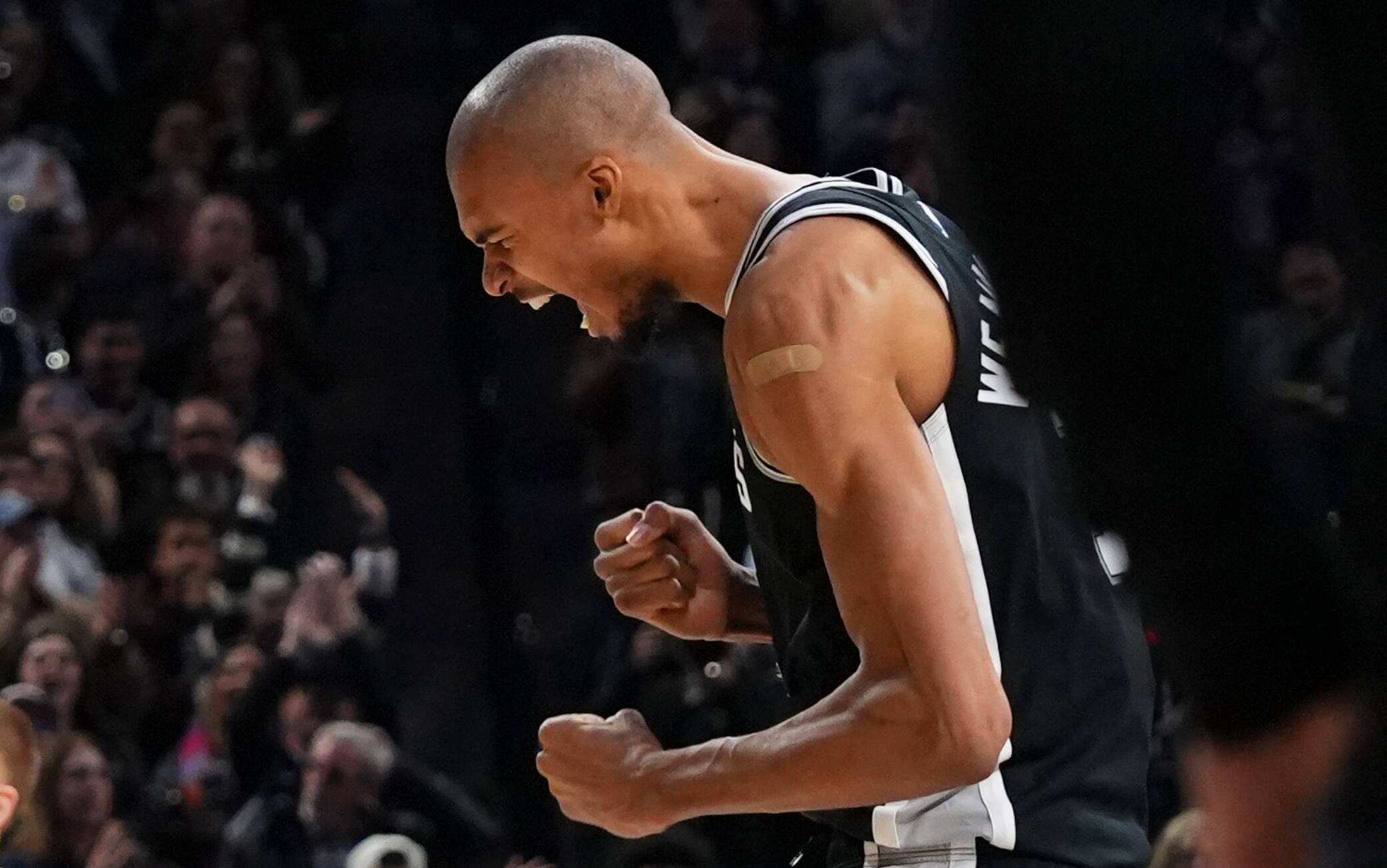 NBA, Wembanyama risponde a Edwards: 39 punti e rimbalzo decisivo per la vittoria. VIDEO
