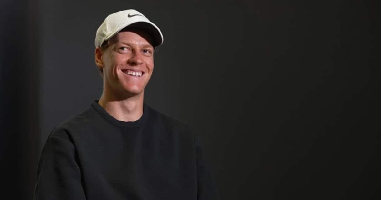 https://sport.sky.it/assets/images/52069c64f482303d168d2045db33ebb1cc4e9ccb/skysport/it/tennis/video/2026/05/07/sinner-siparietto-internazionali-italia-video-1096131/og_screen_sinner_intv.jpg?im=Resize,width=1218