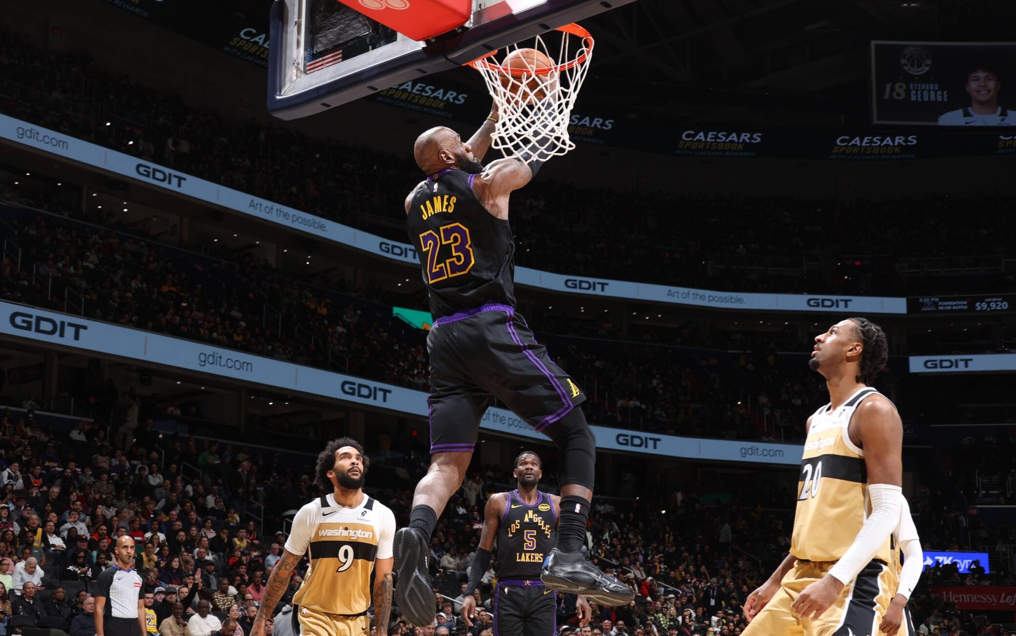 NBA, LeBron James protagonista nella top-5 nel bene e nel male. VIDEO