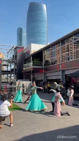 Due salti nel paddock di Baku: è la Yalli, una danza azera