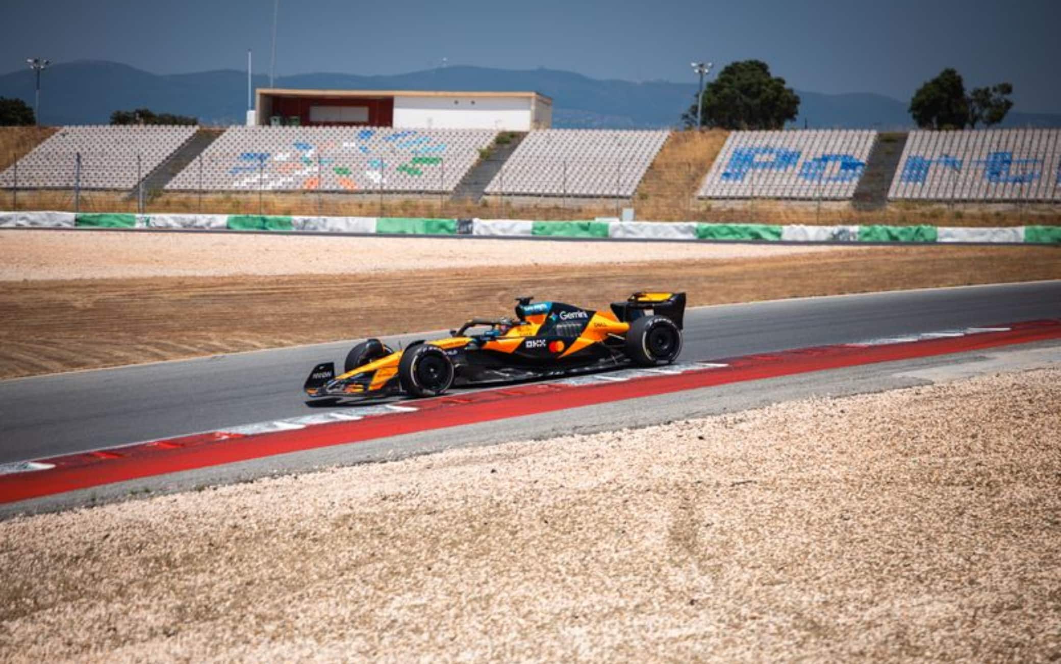 F1, McLaren in pista a Portimao: due giorni di test per Norris, Piastri e Fornaroli