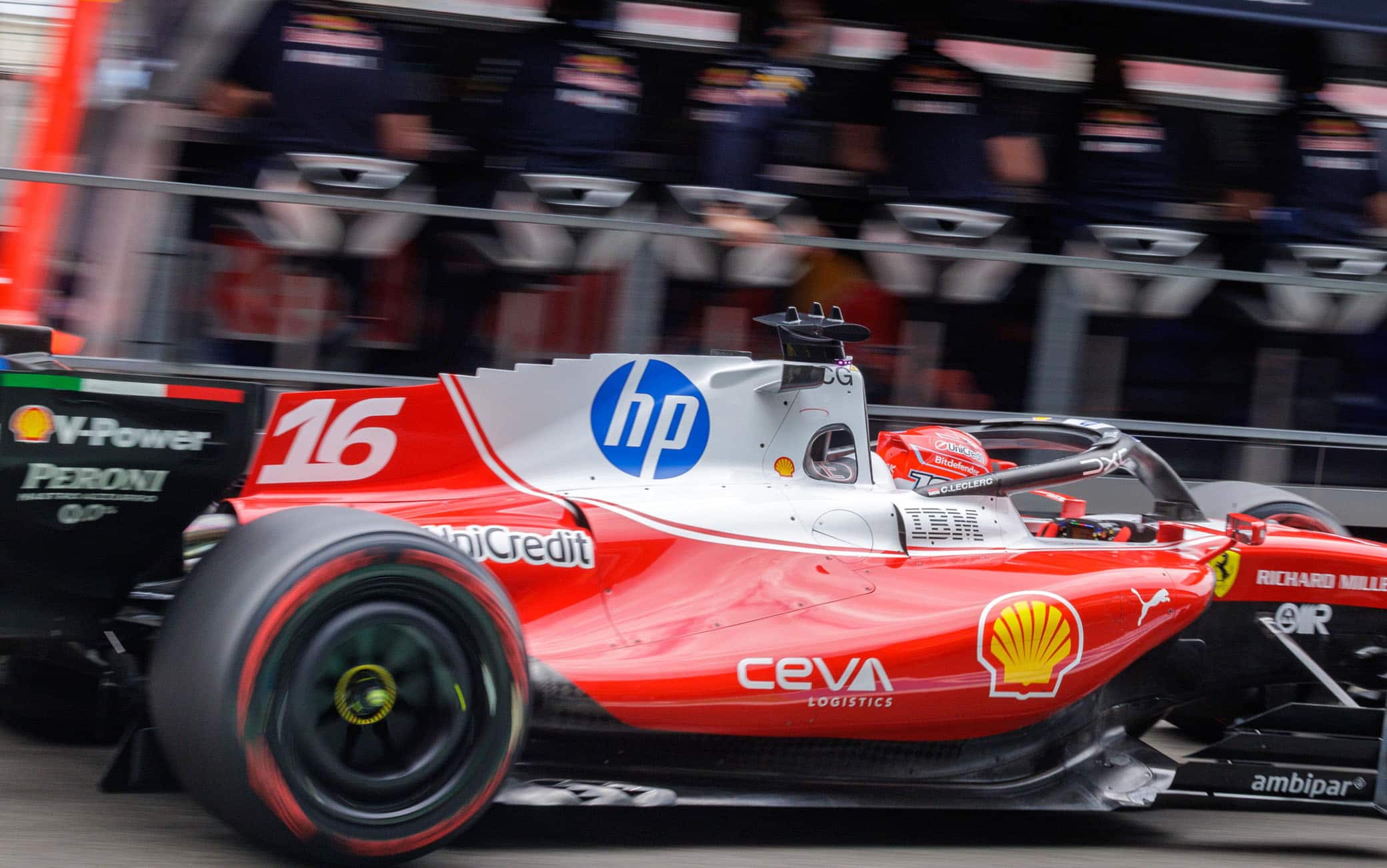 Ferrari multata nel GP Belgio: gomme non restituite dopo le FP1
