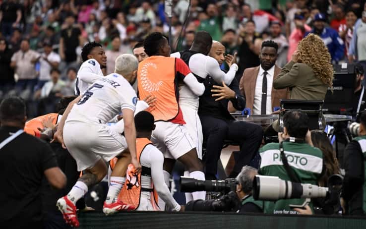 Henry travolto da Waterman in Usa-Panama