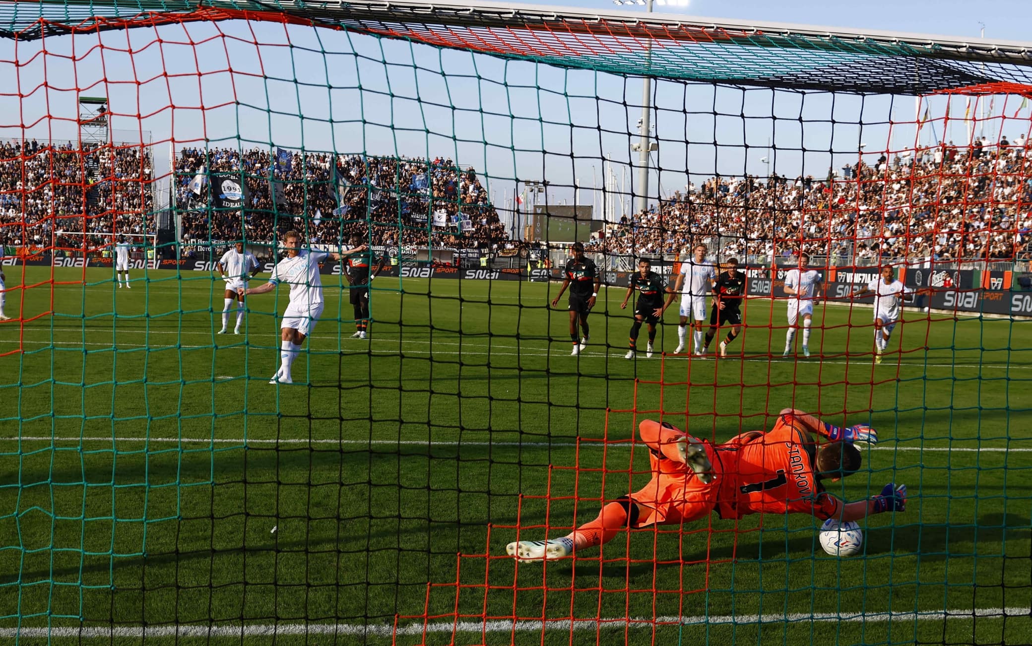De Bruyne sbaglia il rigore dell'1-1!