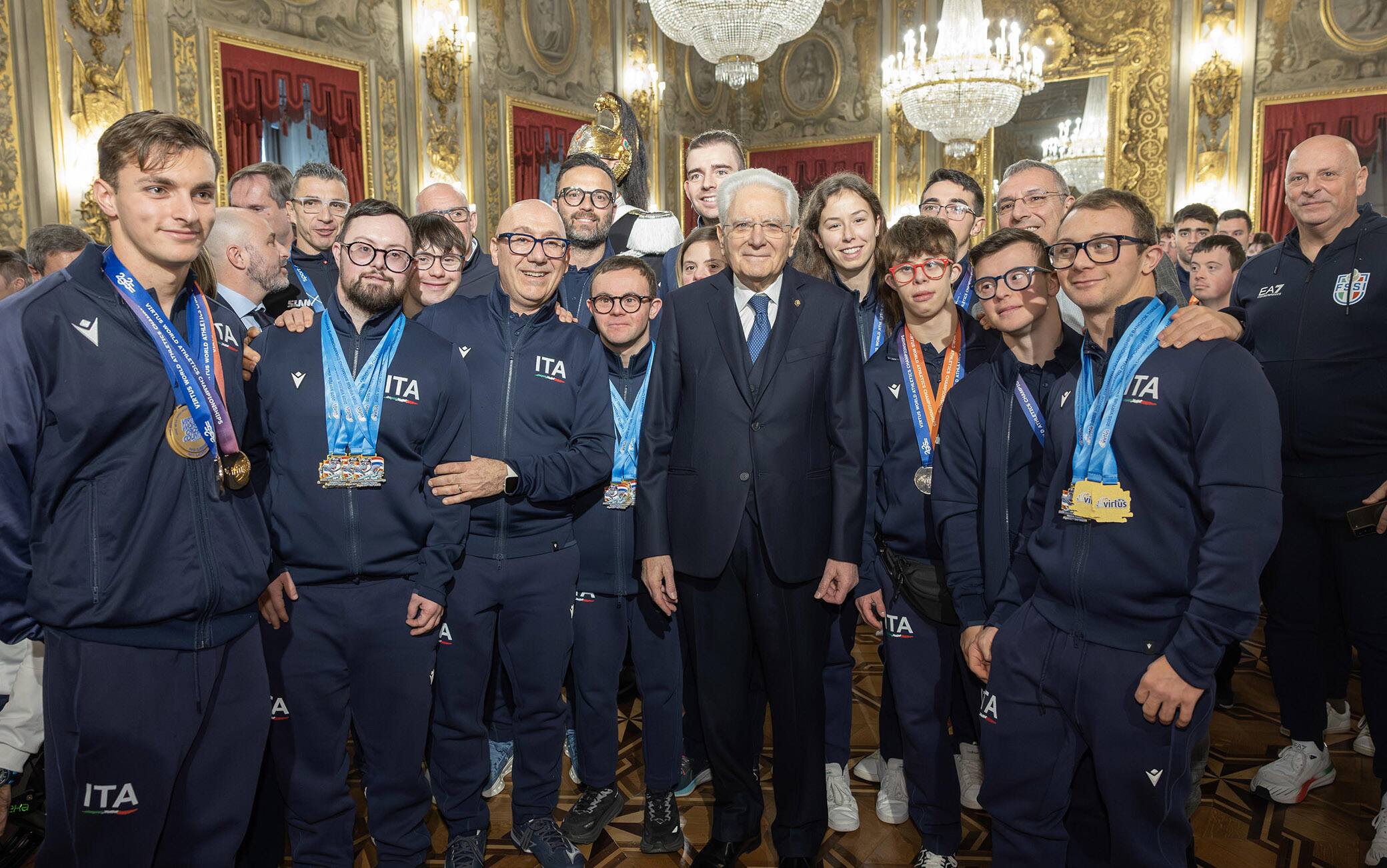 Mattarella incontra gli atleti paralimpici al Quirinale: "Siete motivo di orgoglio". FOTO